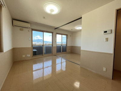 【居間・リビング】 | グランシャリオ新開