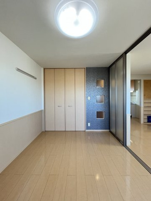 【洋室】 | グランシャリオ新開