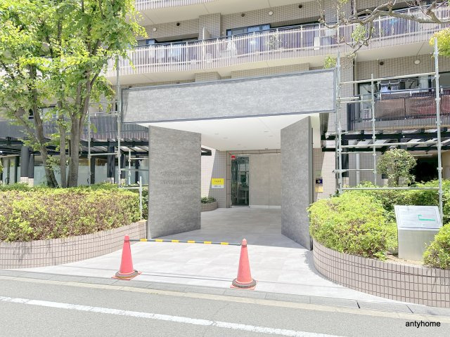 フロンティアタワー難波EAST　仲介手数料無料のエントランス
