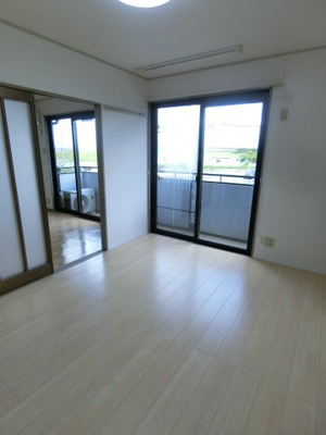 【洋室】 | プリムローズⅢＢ棟