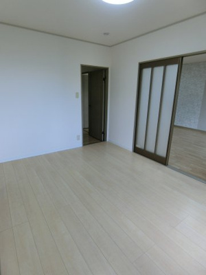 【洋室】 | プリムローズⅢＢ棟