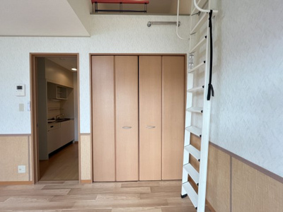 【洋室】 | ゼフィールD棟