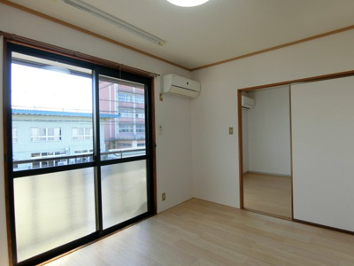 【洋室】 | プレジールKIT