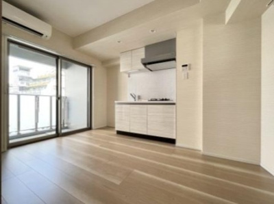 【居間・リビング】 | VER FLAT | こちらの居間で趣味の時間をお楽しみください