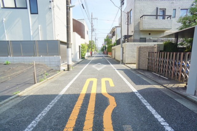 八雲４　土地|西側公道　幅員約5.3m　間口約10.8m