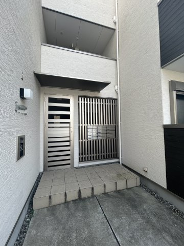 GRANDIR塚本のエントランス