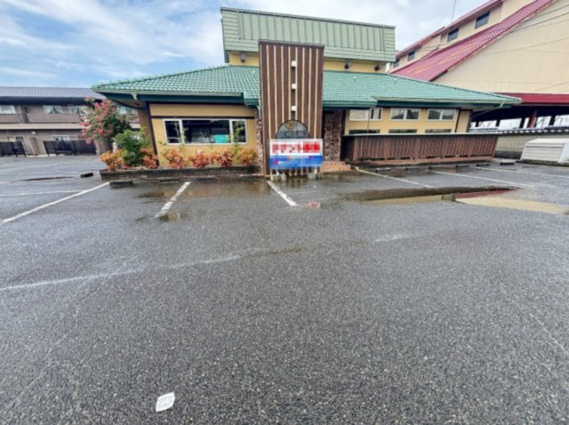 サンリバー店舗の駐車場