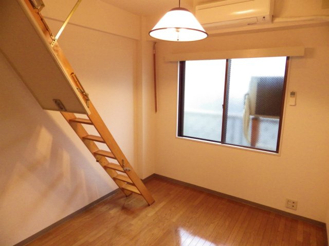 ノーブル・イズミの居間・リビング