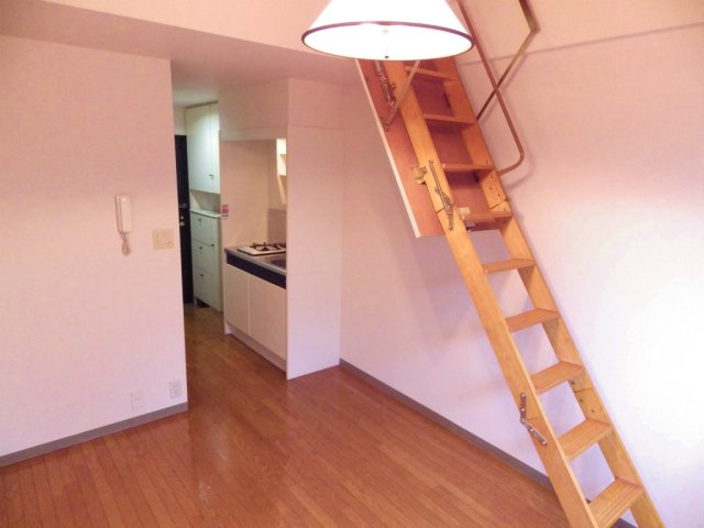 ノーブル・イズミの居間・リビング