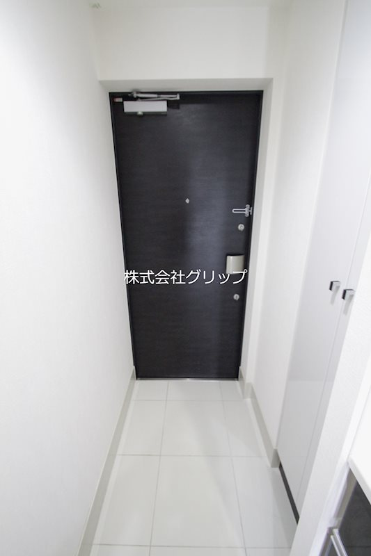 Le'a横濱関内壱番館の玄関