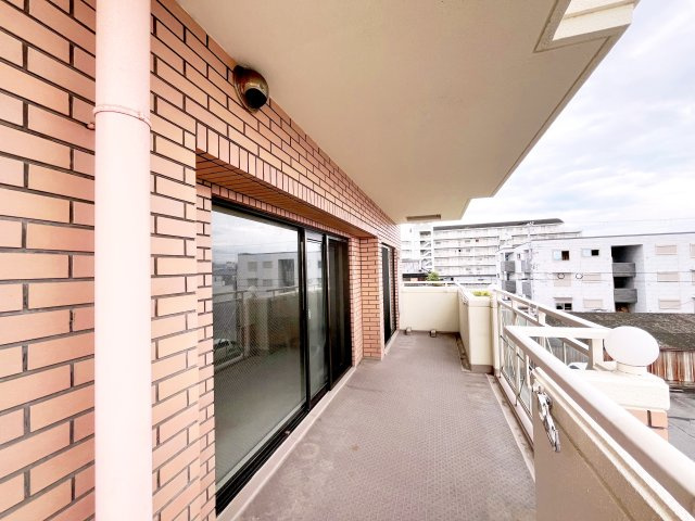 シャリエ岸和田のバルコニー