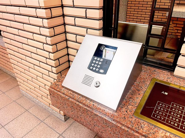 シャリエ岸和田のエントランス|オートロック仕様です