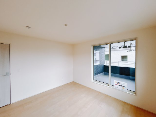 【新築戸建】前橋茂木町第3の洋室|お子様にとって初めての「自分だけのお部屋」。どんなお部屋にするのか楽しみになりますね♪こちらのお部屋は洋室になっているので、もし汚してしまっても簡単にお掃除できるので助かります。
