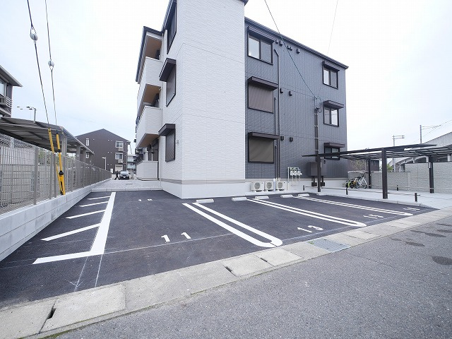Daiya Soie（ダイヤ ソワ）の駐車場