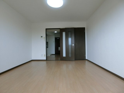 【居間・リビング】 | スカイタウンコーストⅢ | 506の写真