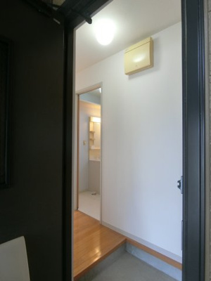 【玄関】 | ファミーユ中野B棟