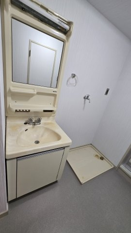 【中古マンション】長岡京シティハイツの洗面所|使いやすい洗面所です