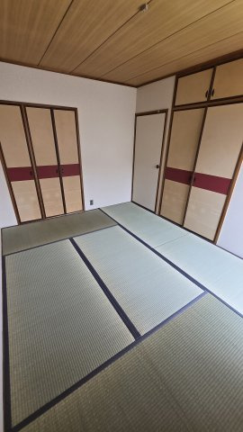 【中古マンション】長岡京シティハイツの和室|日本らしい落ち着いた雰囲気の和室です