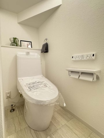 1階、2階 温水洗浄暖房便座