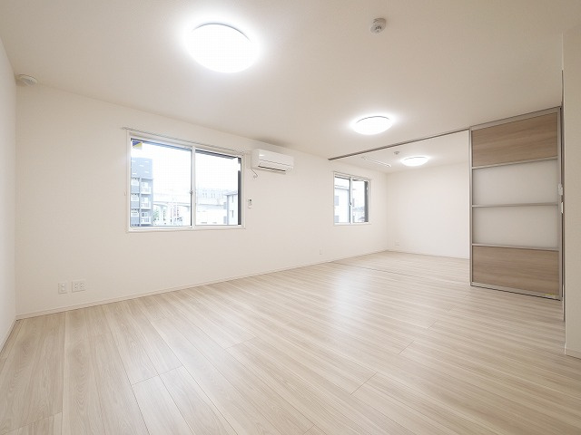 Daiya Soie（ダイヤ ソワ）の内装|明るい色調の室内です