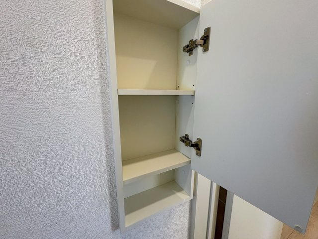 クレイドルガーデン糸満市宇江城 第2・2号棟のその他|１階トイレに設置された便利な収納棚