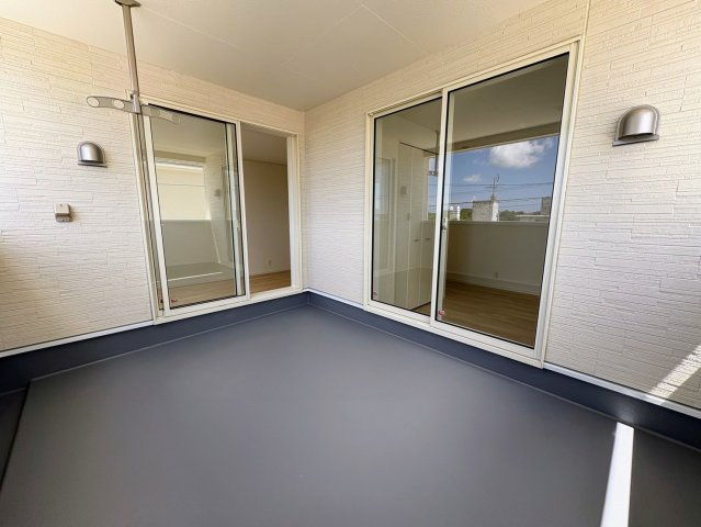 クレイドルガーデン糸満市宇江城 第2・2号棟のバルコニー|急な雨も安心♪様々な用途に使える広々二面バルコニー