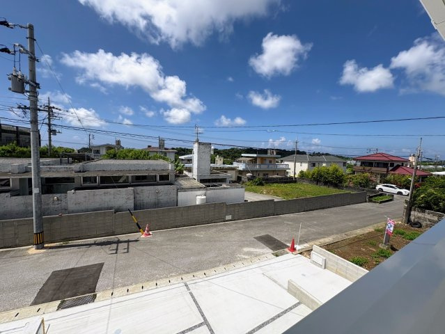 クレイドルガーデン糸満市宇江城 第2・2号棟の駐車場|バルコニーからの眺め／並列２台駐車可能スペース