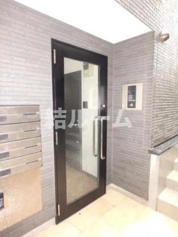 板橋区板橋３丁目の賃貸マンションのエントランス