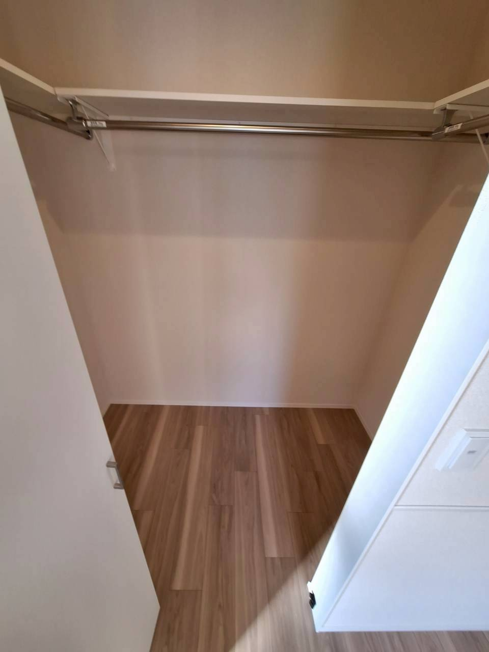 プレミアメゾンの収納|★1.6帖のウォークインクローゼット★