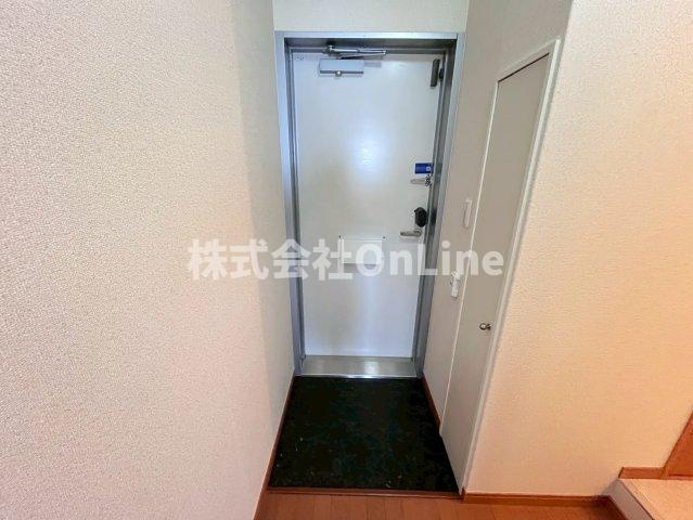 レオパレストゥインクルの玄関