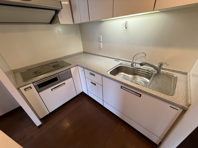 豊中市新千里南町３丁目の賃貸マンションのキッチン