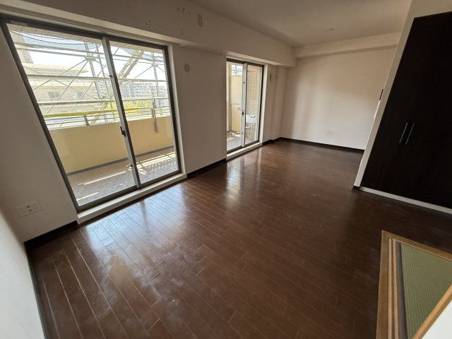 豊中市新千里南町３丁目の賃貸マンションの居間・リビング