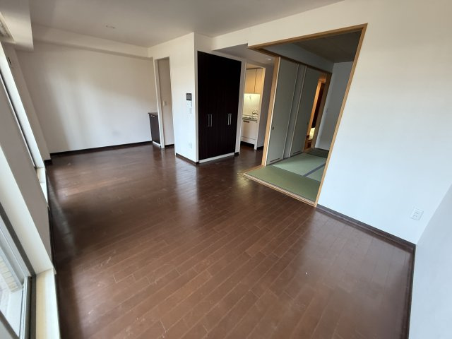 豊中市新千里南町３丁目の賃貸マンションの居間・リビング