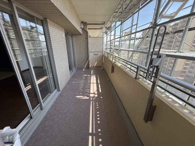 豊中市新千里南町３丁目の賃貸マンションのバルコニー