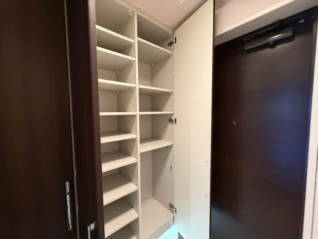 豊中市新千里南町３丁目の賃貸マンションの収納