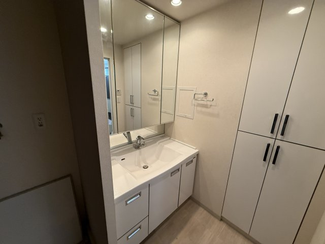 豊中市新千里南町３丁目の賃貸マンションの独立洗面台