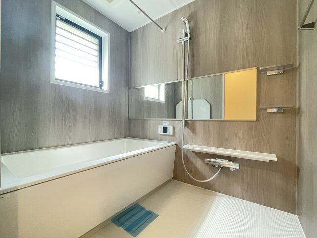 ディアステージ四条葛野大路の浴室|新調済み！ファミリー向けに広めの作りになっております。