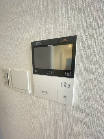 ディアステージ四条葛野大路の防犯設備|モニター付インターフォンでセキュリティも充実！