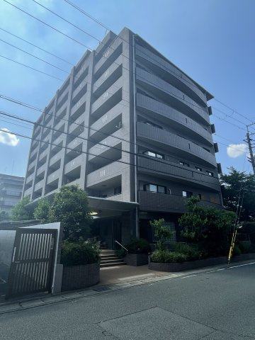 ディアステージ四条葛野大路の外観|阪急京都線「西京極」駅徒歩16分

コンビニ・スーパー徒歩圏内の生活便利地です！