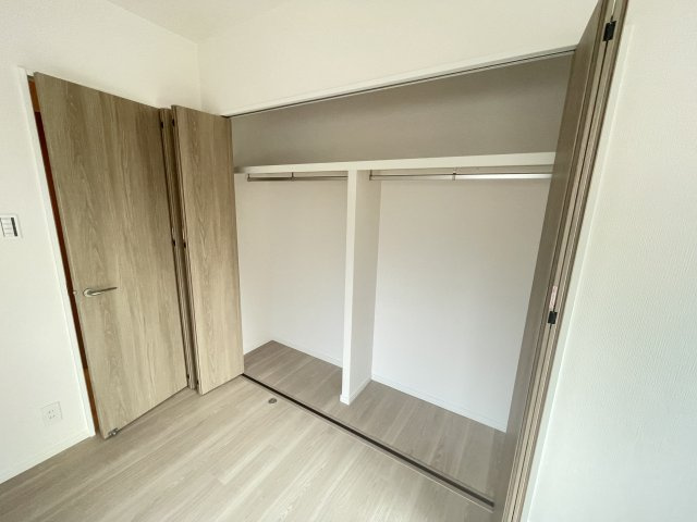 ディアステージ四条葛野大路の収納|洋室（約4.6帖）・収納
大容量のウォークインクローゼットです。
