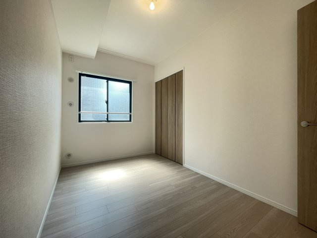 ディアステージ四条葛野大路の洋室|洋室（約4.9帖）