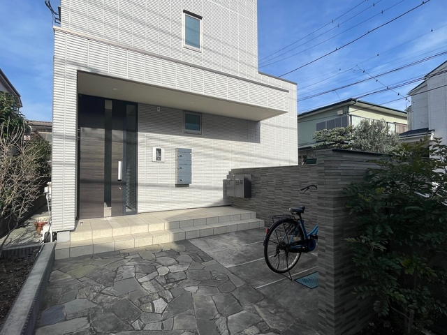 コトリオ湘南のエントランス