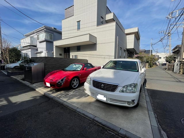 コトリオ湘南の駐車場