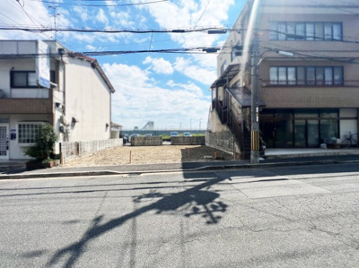 【前面道路含む現地写真】 | 宇治市五ケ庄西田　土地 | お家探しは「注文建築」にするべきか「建売住宅」にするべきか、ゆいホームが一緒に考えます。『無理のない理想のマイホーム』を実現しましょう！まずは、お話しをお聞かせ下さい。ご相談は、もちろん無料です！