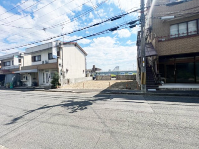 【前面道路含む現地写真】 | 宇治市五ケ庄西田　土地 |  （株）ゆいホームでは、ご購入・ご売却・住宅ローンなどのあらゆるご相談にお応えします。 もちろん相談は無料です！まずはお気軽にお電話下さい。