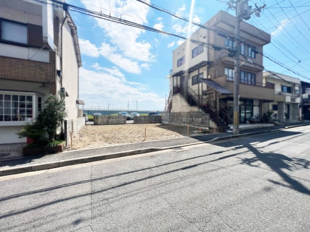 【前面道路含む現地写真】の画像