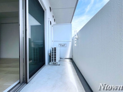 【バルコニー】 | グランツェ名駅太閤通 | 外からの目が気にならないバルコニーで洗濯物が干せます