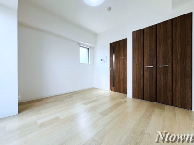 【居間・リビング】 | グランツェ名駅太閤通 | こちらのリビングで趣味の時間をお楽しみください