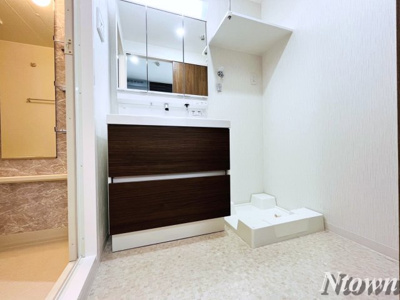 【洗面所】 | グランツェ名駅太閤通 | 明るい洗面所です