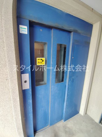 【その他共用部分】 | ユトリロつつじが丘 | エレベーターです。